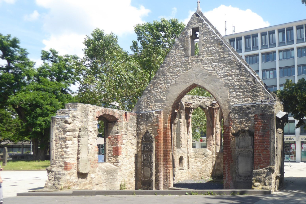 Der Nikolaifriedhof in Hannover