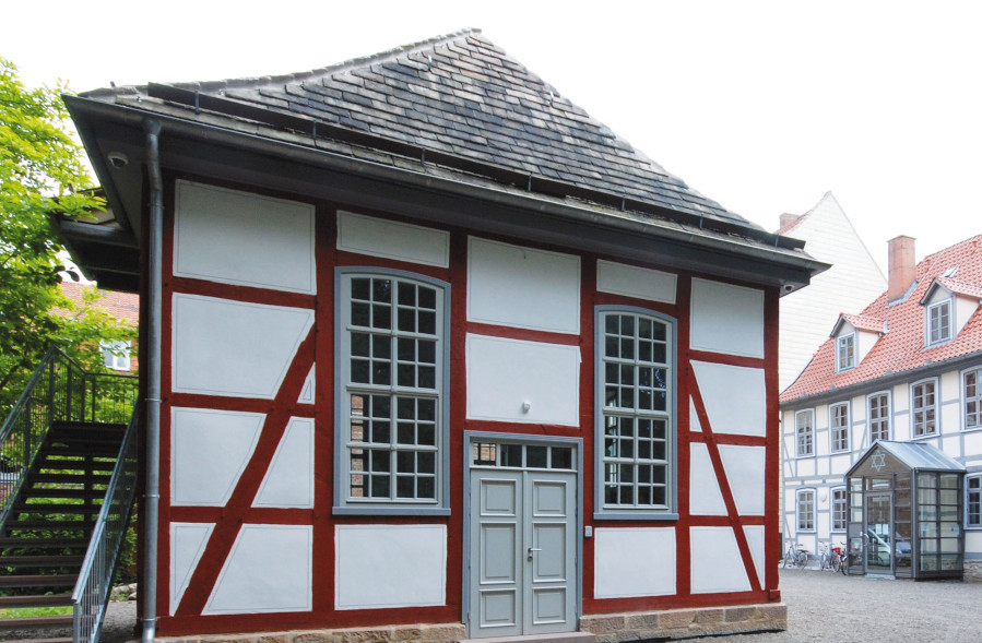 Eine Landsynagoge in der Großstadt: Die Bodenfelder Synagoge von 1825, neu aufgerichtet 2008 in Göttingen