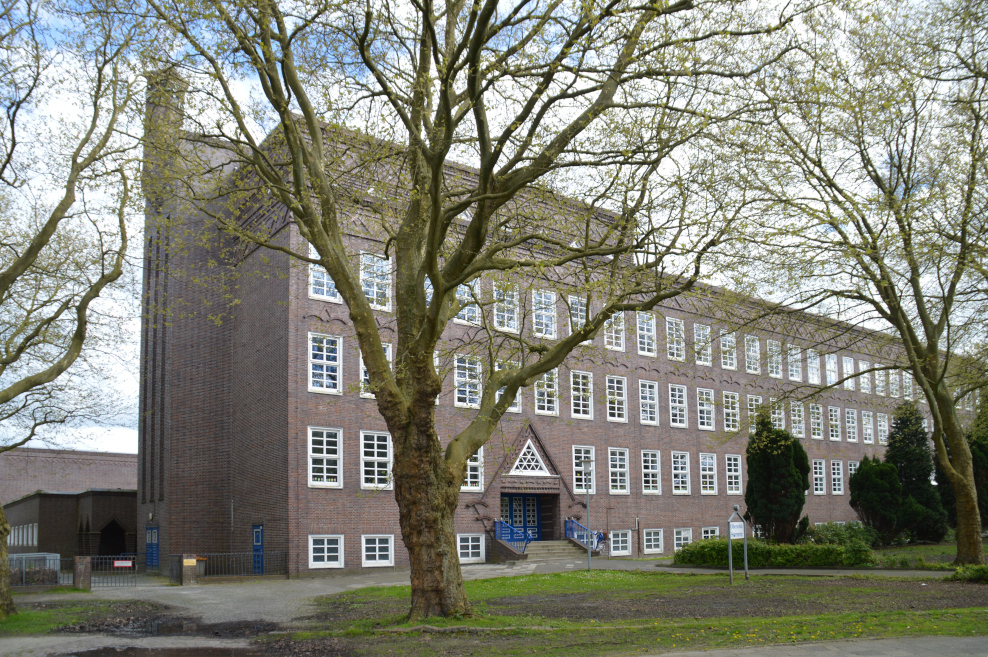 Innerlich und Äußerlich modern – Die Herrentorschule in Emden